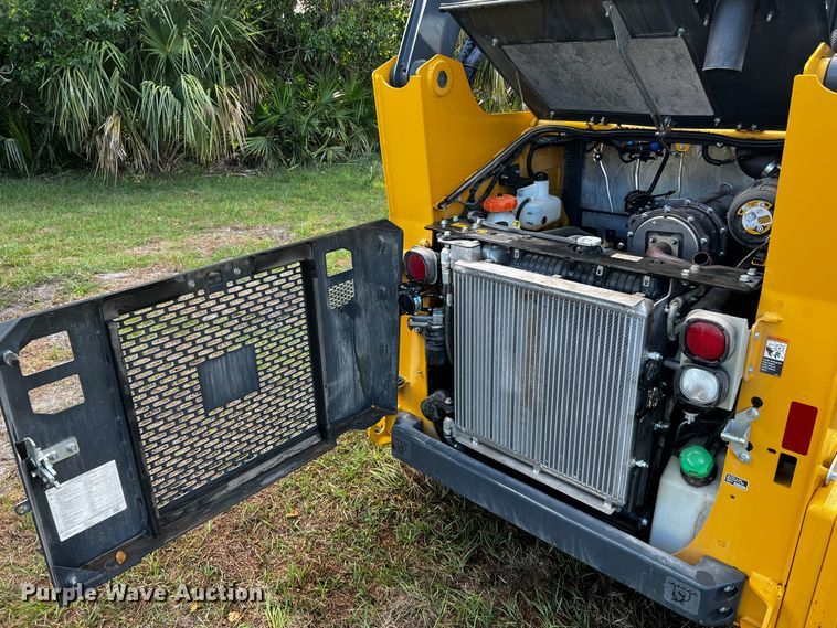 image for item MF9888 2022 John Deere 317G  tracked skid steer loader