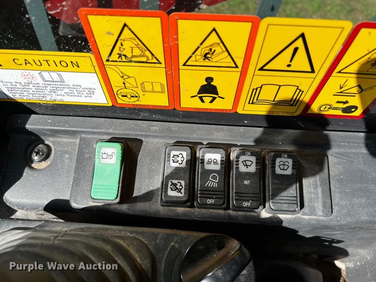 image for item MF9891 2020 Takeuchi TL8R2  tracked skid steer loader