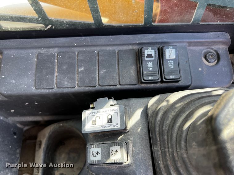 image for item MF9891 2020 Takeuchi TL8R2  tracked skid steer loader