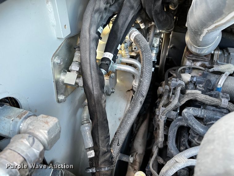 image for item MF9891 2020 Takeuchi TL8R2  tracked skid steer loader