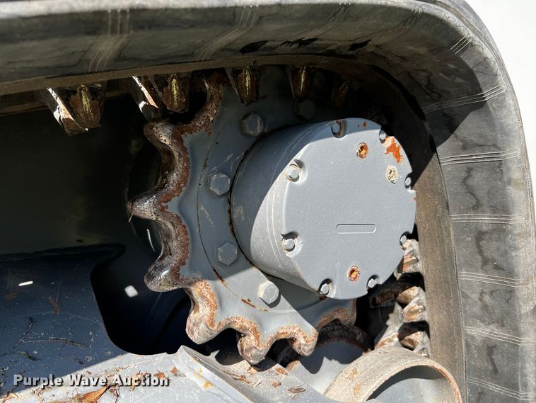 image for item MF9891 2020 Takeuchi TL8R2  tracked skid steer loader