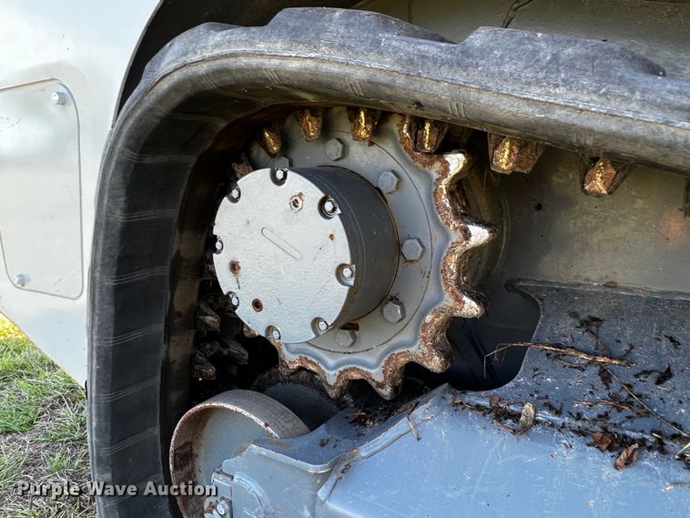 image for item MF9891 2020 Takeuchi TL8R2  tracked skid steer loader