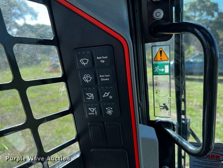 image for item MF9893 2022 Bobcat T76  tracked skid steer loader