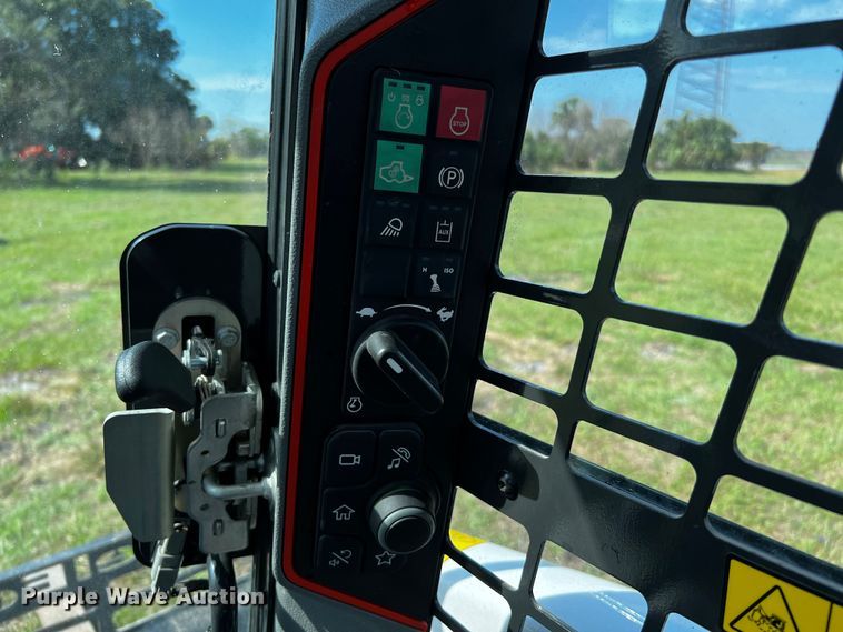 image for item MF9893 2022 Bobcat T76  tracked skid steer loader