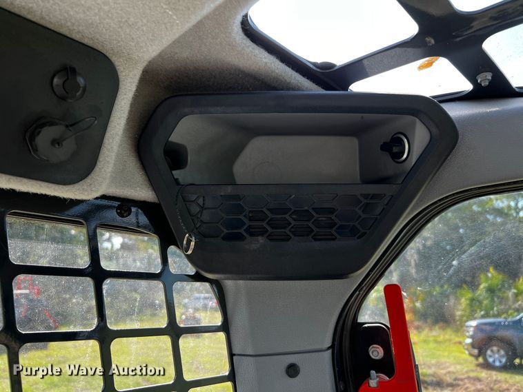 image for item MF9893 2022 Bobcat T76  tracked skid steer loader