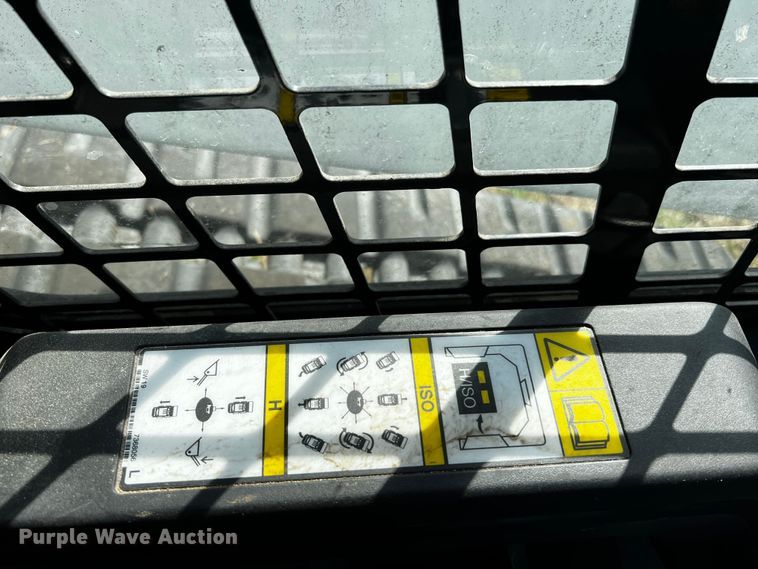 image for item MF9893 2022 Bobcat T76  tracked skid steer loader