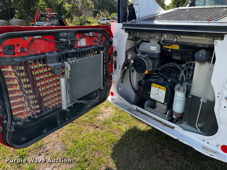 image for item MF9893 2022 Bobcat T76  tracked skid steer loader
