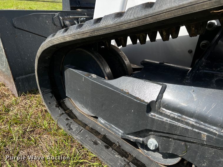 image for item MF9893 2022 Bobcat T76  tracked skid steer loader