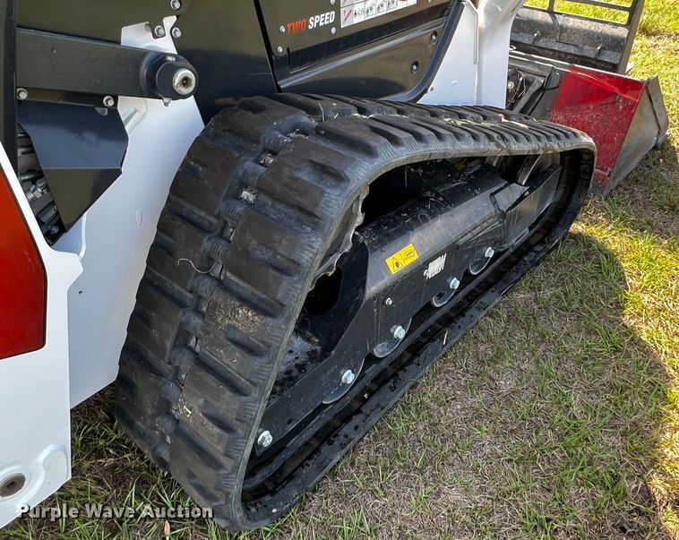 image for item MF9893 2022 Bobcat T76  tracked skid steer loader