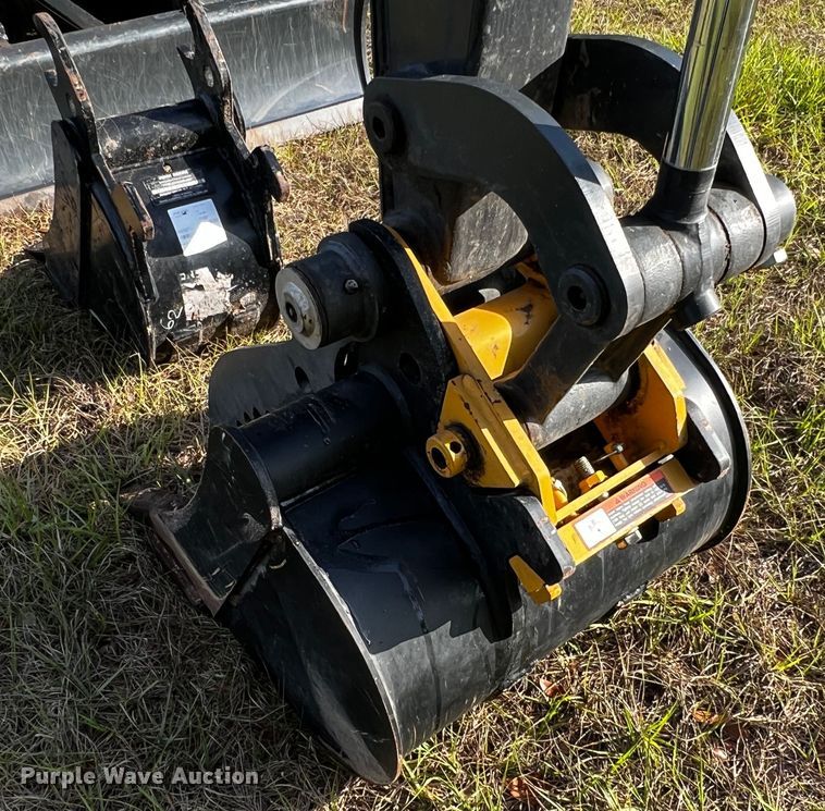 image for item MF9894 2022 John Deere 35G  mini excavator