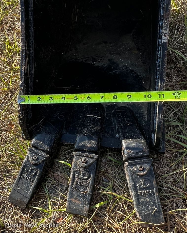 image for item MF9894 2022 John Deere 35G  mini excavator