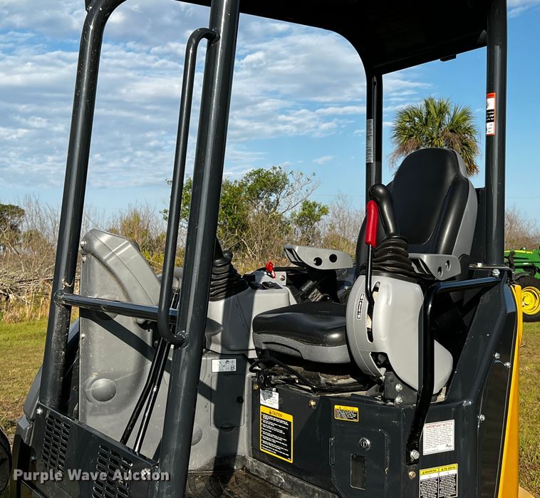 image for item MF9894 2022 John Deere 35G  mini excavator