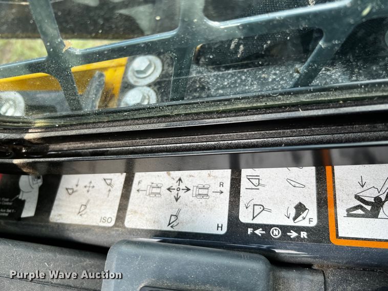 image for item MF9898 2022 John Deere 325G  tracked skid steer loader