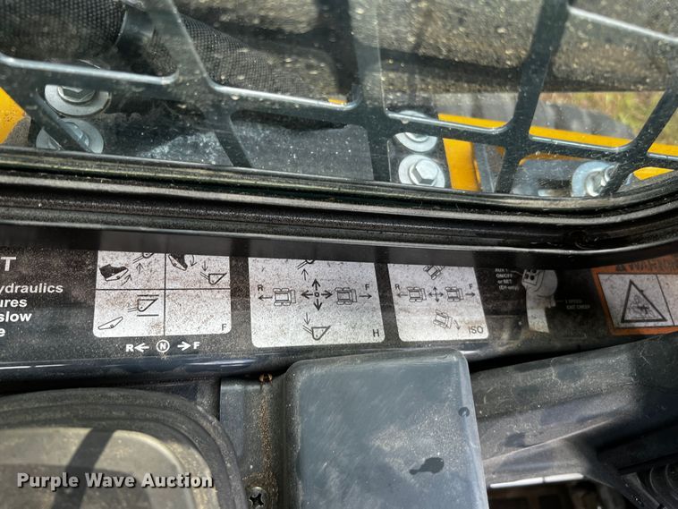 image for item MF9898 2022 John Deere 325G  tracked skid steer loader