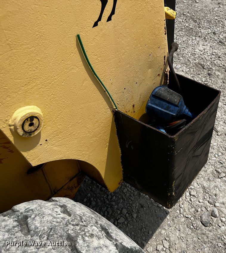 image for item MF9904 Mustang 2600R  skid steer loader