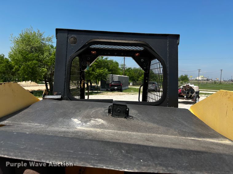 image for item MF9904 Mustang 2600R  skid steer loader