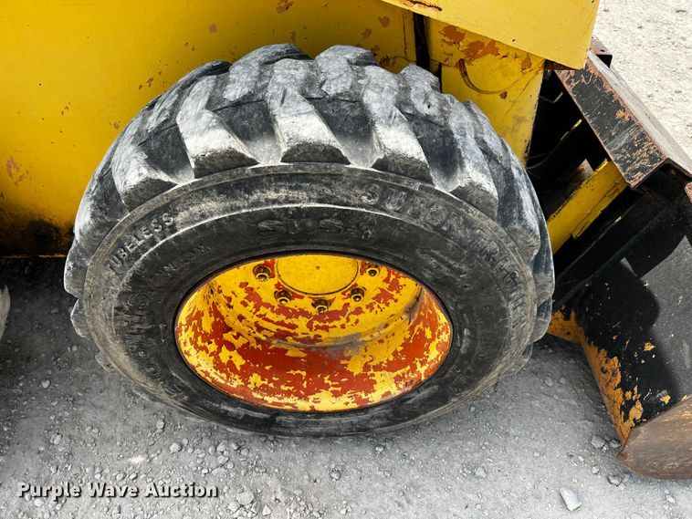 image for item MF9904 Mustang 2600R  skid steer loader