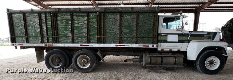 image for item MF9906 1985 Ford LTL9000  dump truck