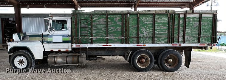 image for item MF9906 1985 Ford LTL9000  dump truck