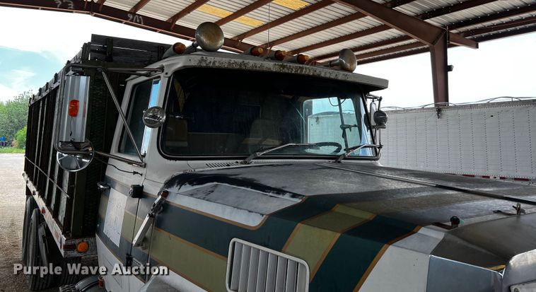image for item MF9906 1985 Ford LTL9000  dump truck