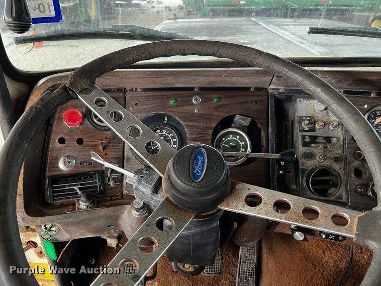 image for item MF9906 1985 Ford LTL9000  dump truck