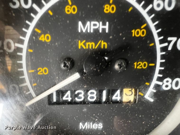 image for item MF9906 1985 Ford LTL9000  dump truck