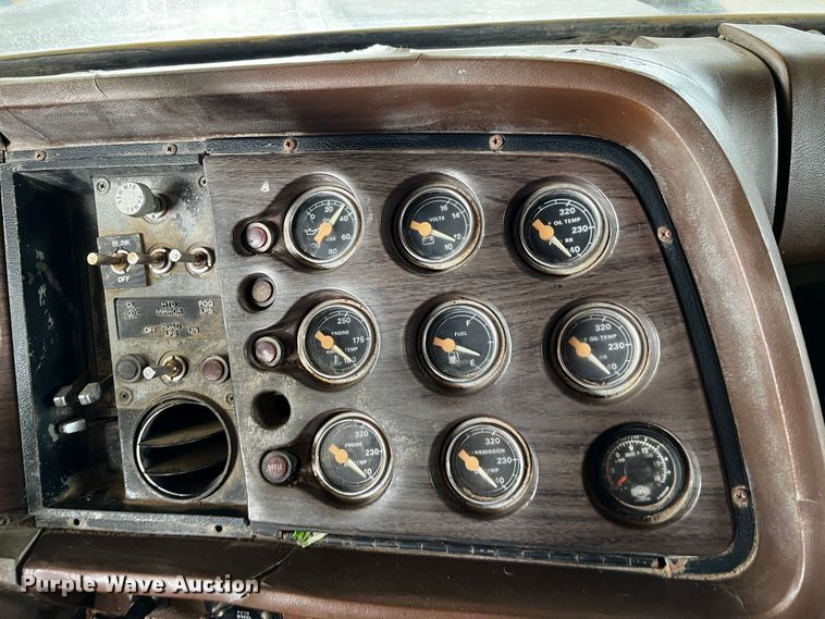 image for item MF9906 1985 Ford LTL9000  dump truck