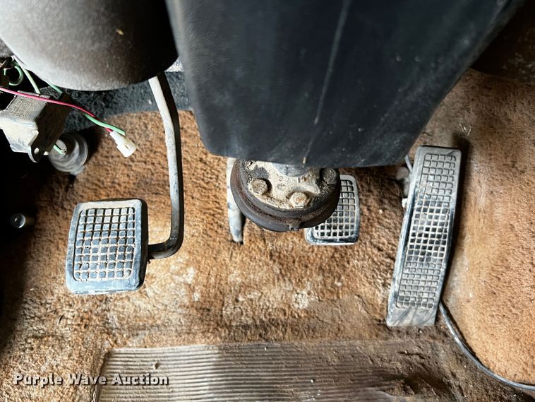 image for item MF9906 1985 Ford LTL9000  dump truck