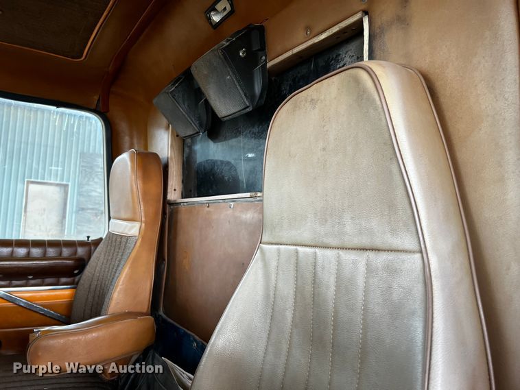 image for item MF9906 1985 Ford LTL9000  dump truck