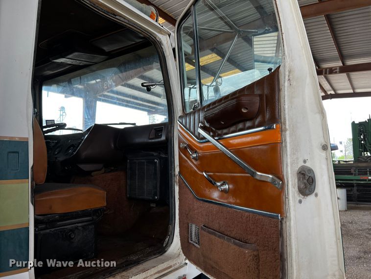 image for item MF9906 1985 Ford LTL9000  dump truck