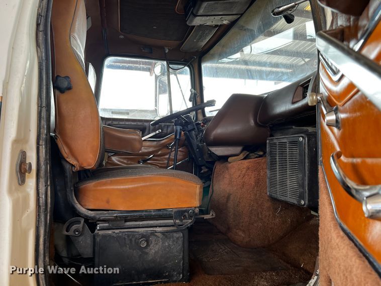 image for item MF9906 1985 Ford LTL9000  dump truck