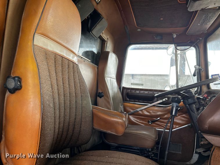 image for item MF9906 1985 Ford LTL9000  dump truck