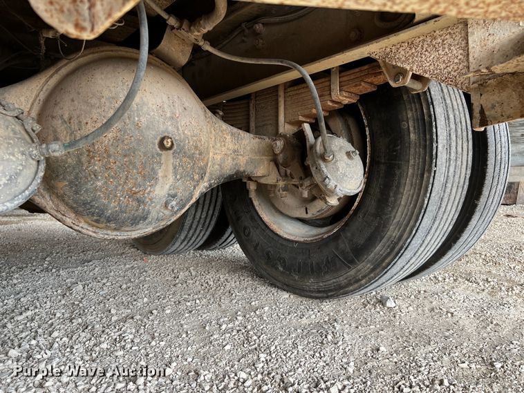 image for item MF9906 1985 Ford LTL9000  dump truck