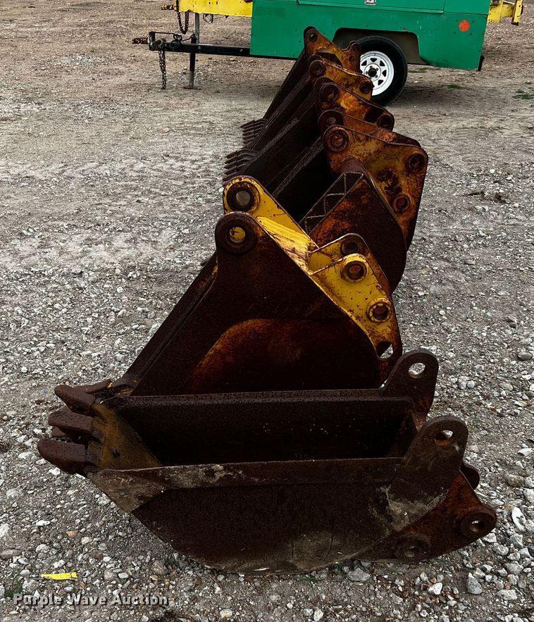 image for item MF9910 (6) backhoe buckets