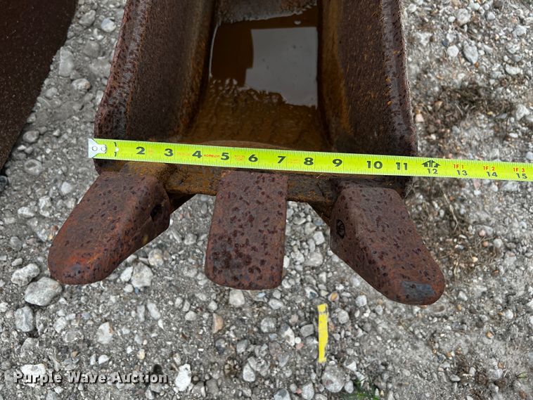 image for item MF9910 (6) backhoe buckets