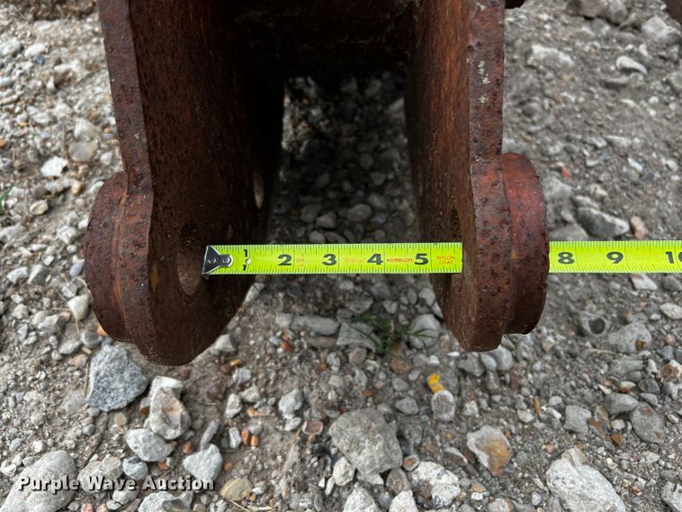 image for item MF9910 (6) backhoe buckets