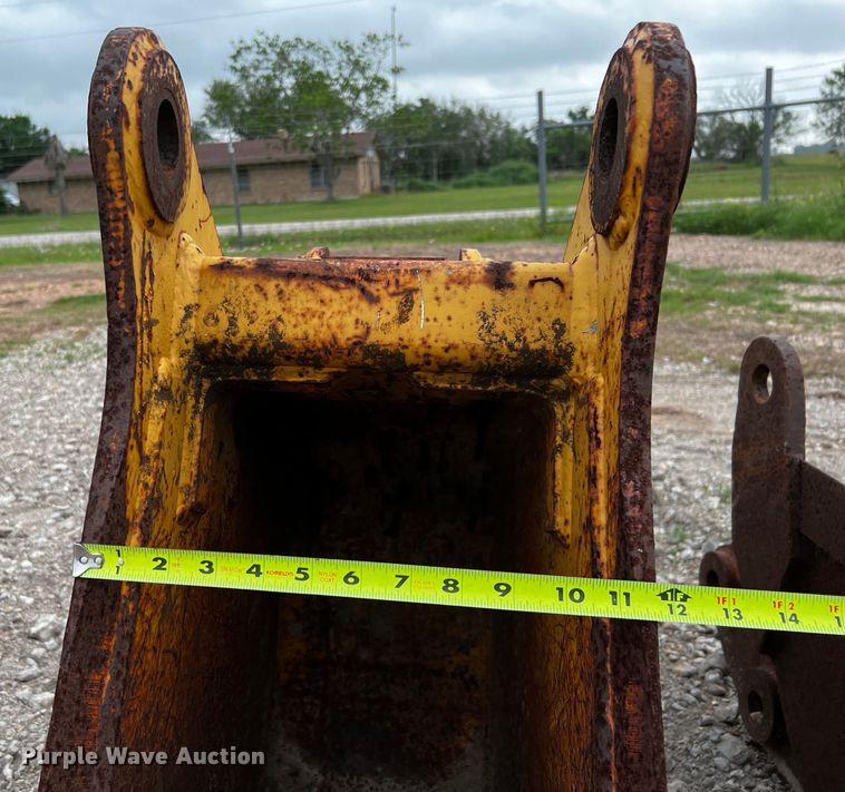 image for item MF9910 (6) backhoe buckets