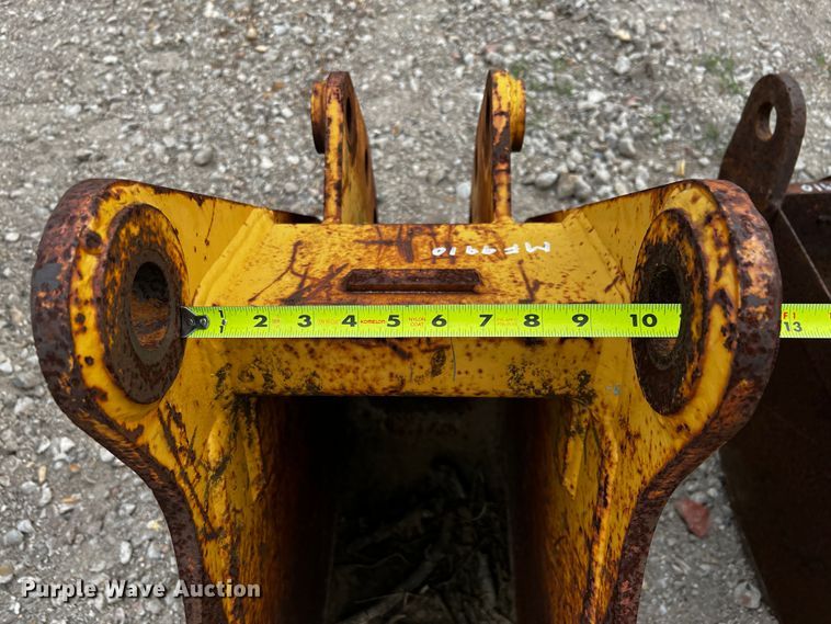 image for item MF9910 (6) backhoe buckets