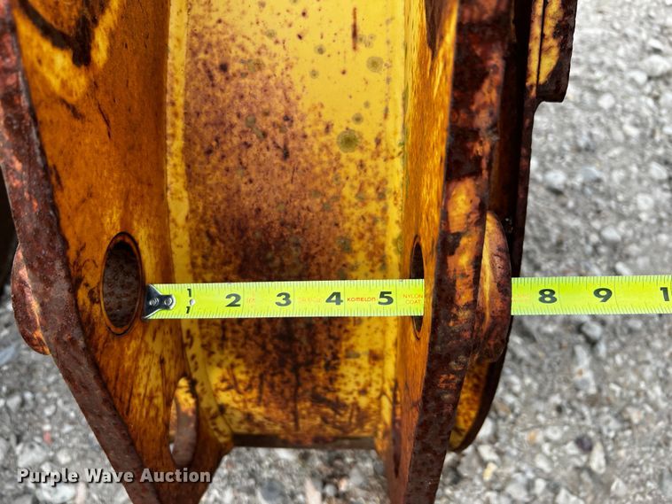 image for item MF9910 (6) backhoe buckets