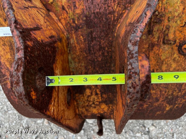 image for item MF9910 (6) backhoe buckets