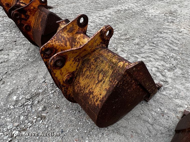 image for item MF9910 (6) backhoe buckets