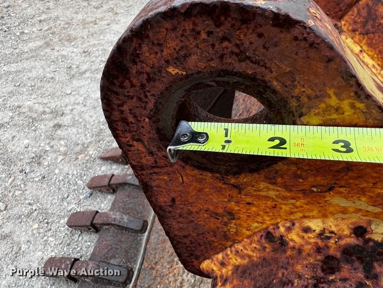 image for item MF9910 (6) backhoe buckets