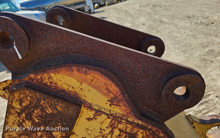 image for item MI9442 24" W excavator bucket