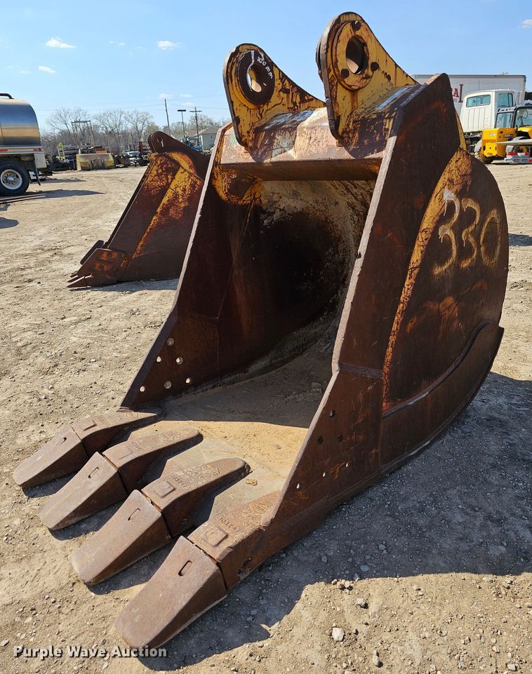 image for item MI9443 John Deere  44" W excavator bucket