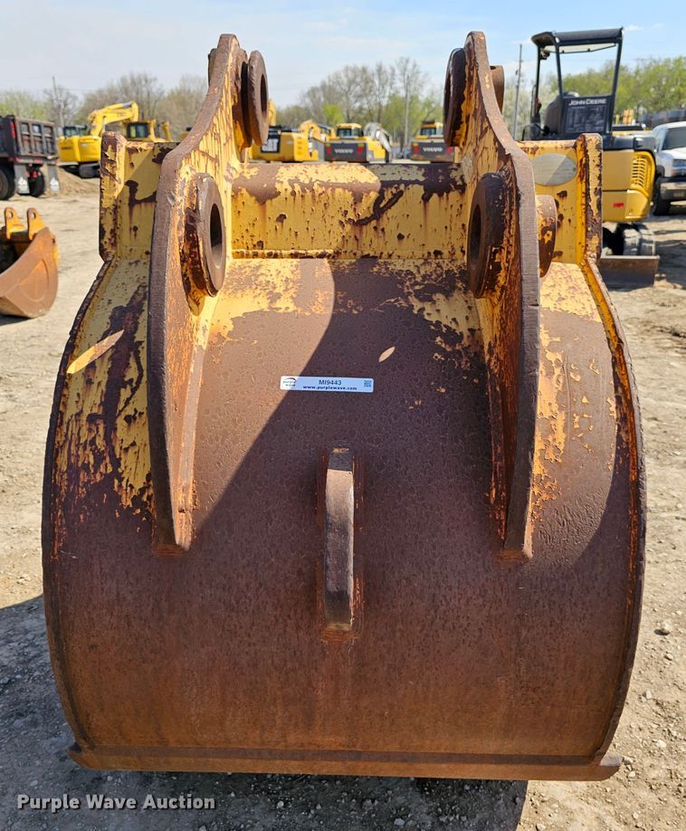 image for item MI9443 John Deere  44" W excavator bucket