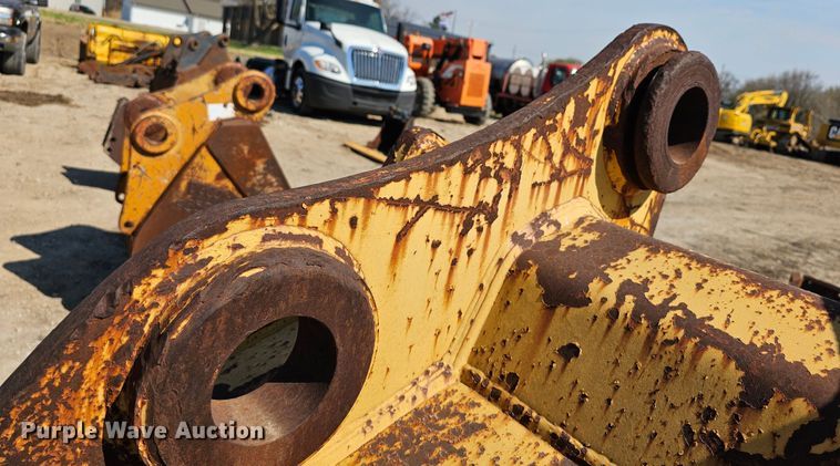 image for item MI9443 John Deere  44" W excavator bucket