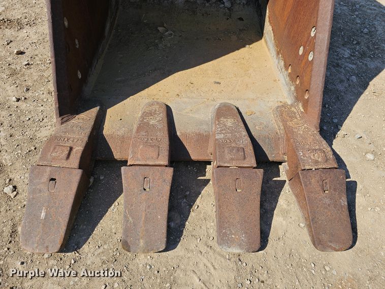 image for item MI9443 John Deere  44" W excavator bucket