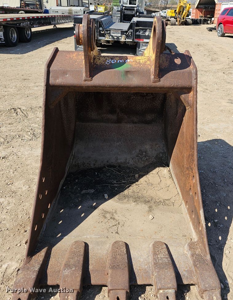image for item MI9444 36" W excavator bucket