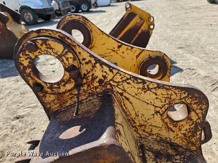 image for item MI9444 36" W excavator bucket