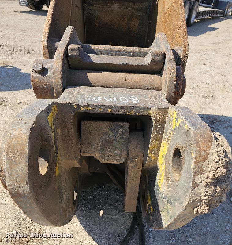 image for item MI9445 Esco  26" W excavator bucket with quick coupler